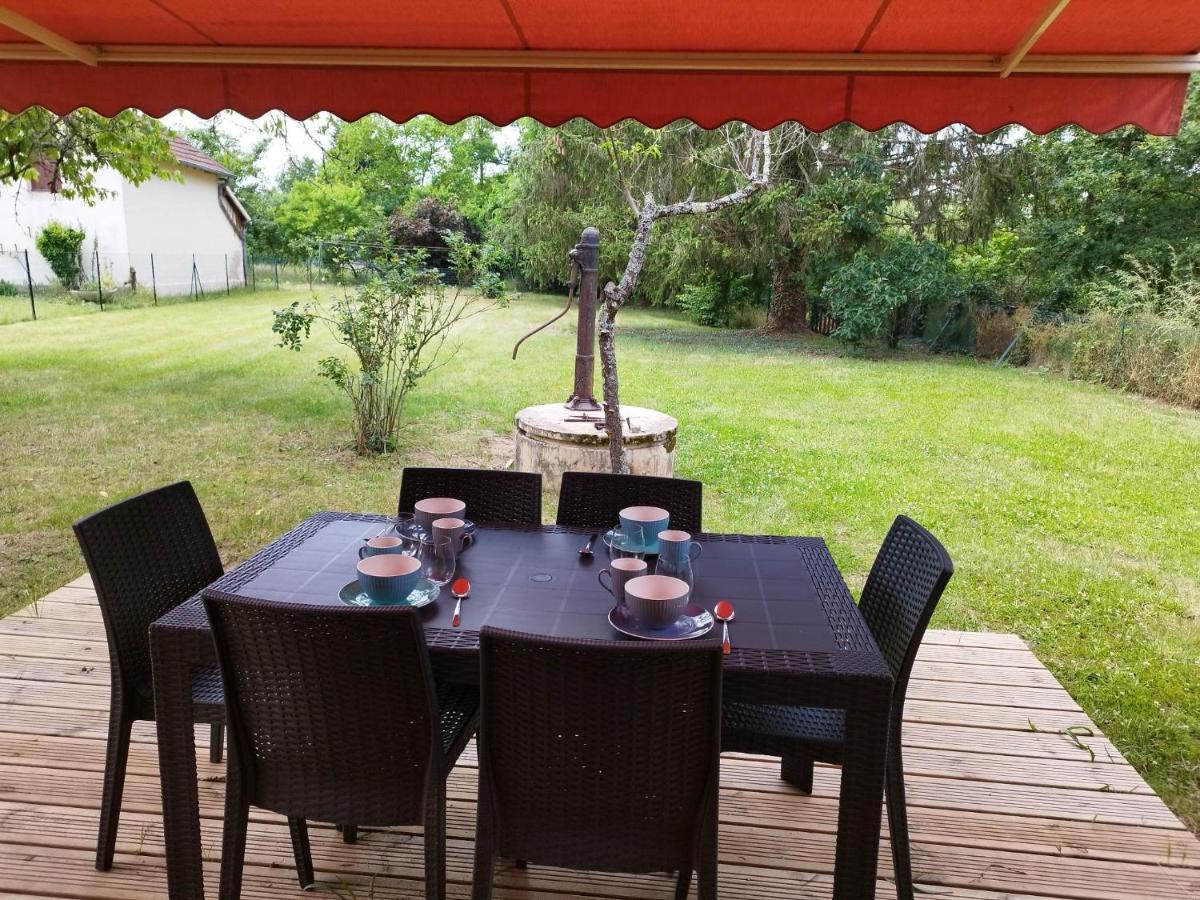 Maison De Campagne Avec Terrain Vallon-en-Sully Екстериор снимка